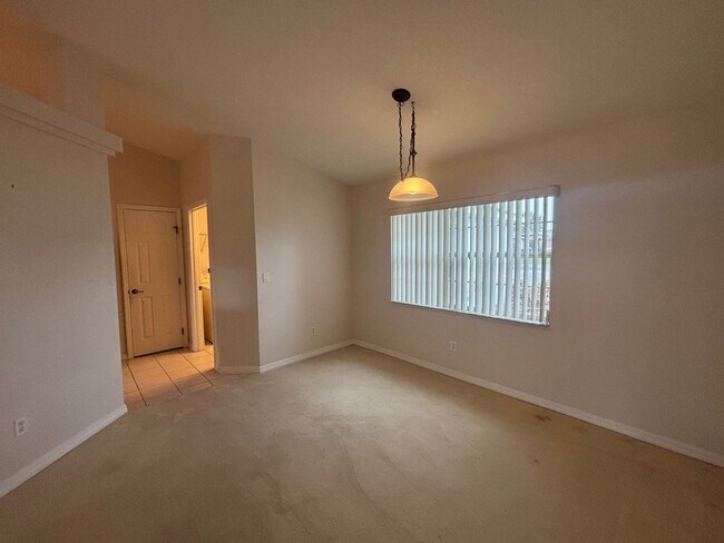 Building Photo - Move in ready 3/2 in 55+ community - near everything