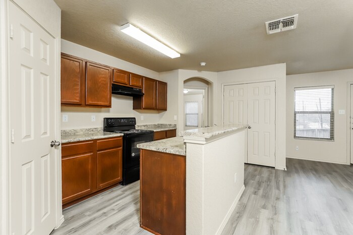 Building Photo - 5519 Degan Way