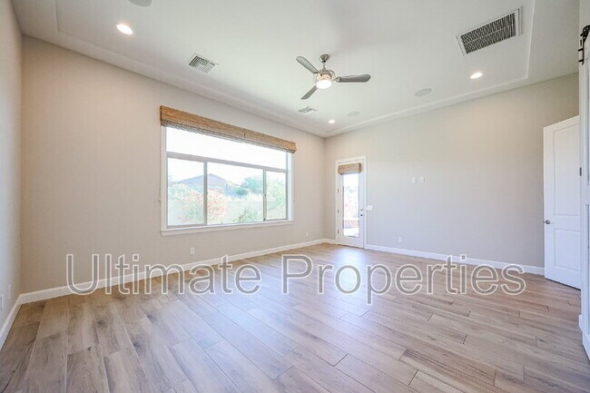 Building Photo - 28995 N 71st Ave