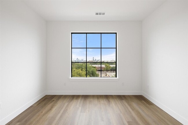 Building Photo - 4315 S Congress Ave