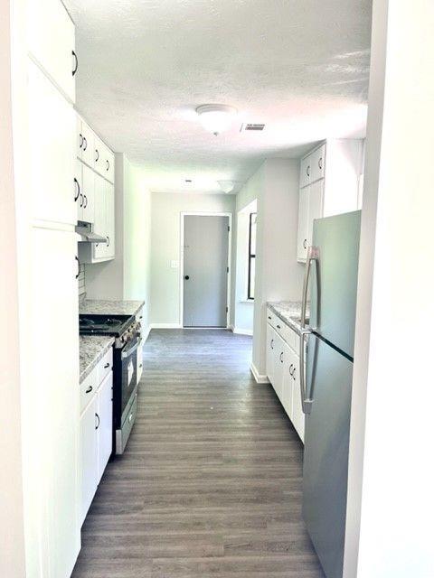 Building Photo - 8156 Sunnydale Ln
