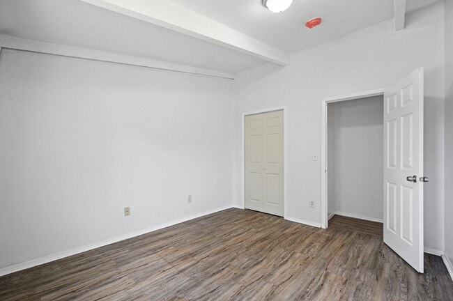 Building Photo - Single Family Home