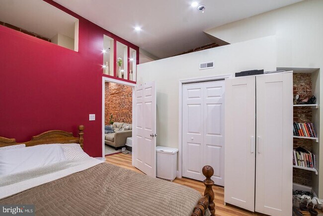 Building Photo - 1122 Passyunk Ave