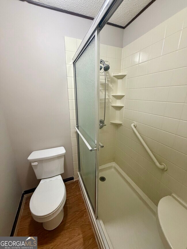 Building Photo - 131 Foxwood Cir