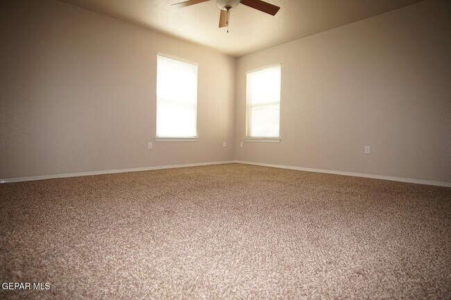 Building Photo - 10692 Canyon Sage Dr