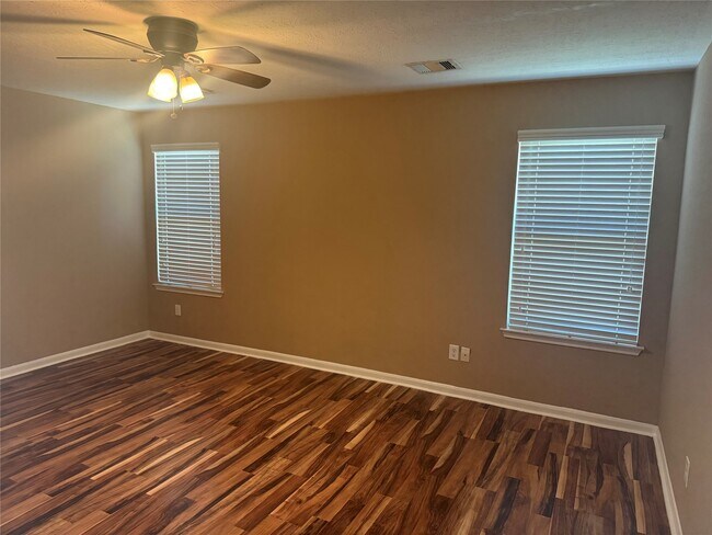 Building Photo - 15326 Trinity Meadow Dr