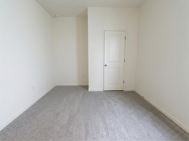Building Photo - 616 Wesley Miller Ln