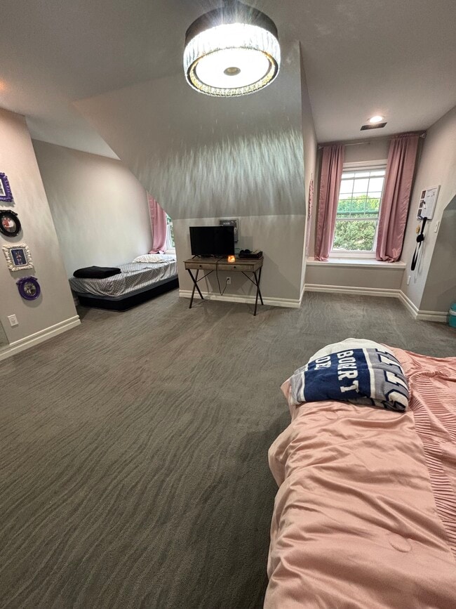 Building Photo - 4320 SW Gull Point Dr