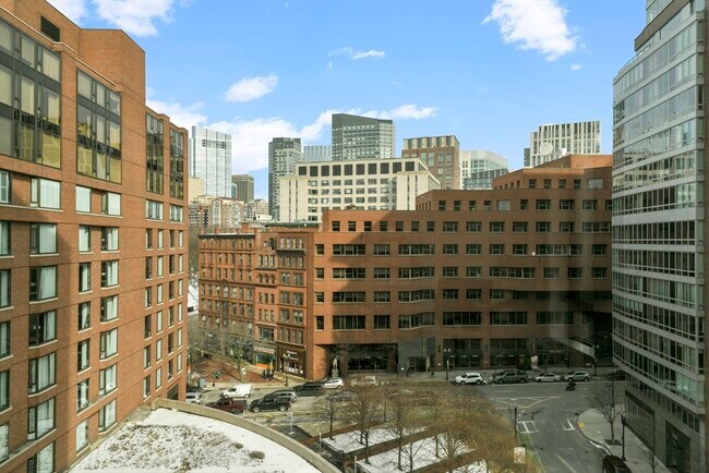 Building Photo - 220 Boylston St