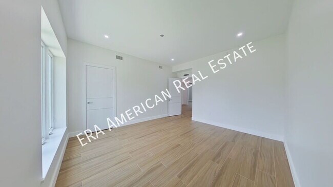 Building Photo - 5487 Cimmeron Ct