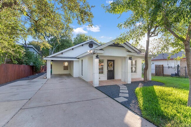 Building Photo - 3320 Elija St