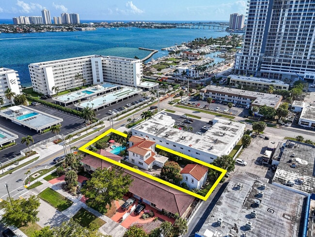 Building Photo - 414 Lake Shore Dr