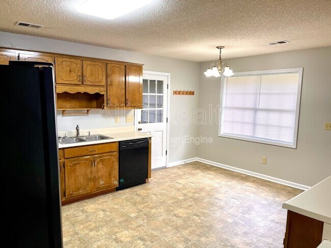 Building Photo - 120 Pye Ct