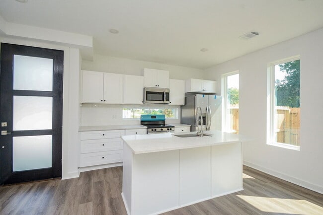 Building Photo - 4358 Clover St