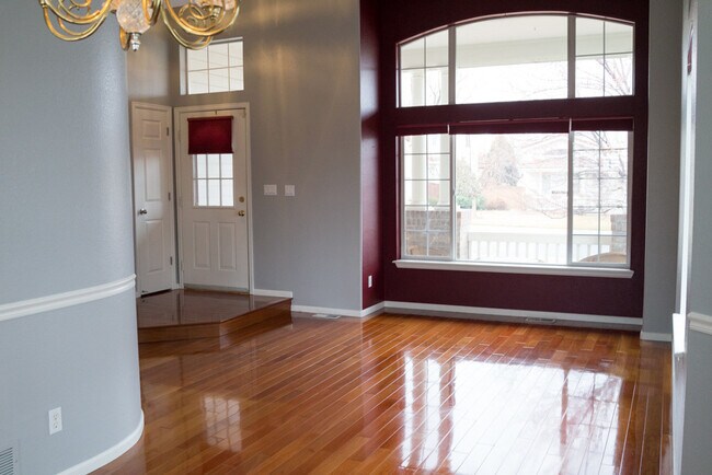 Building Photo - Evolve Real Estate: Available Immediately 3 Bedroom on a Huge Lot Facing Open Space! No Pets.