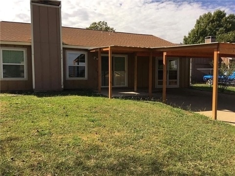 Building Photo - 2422 High Hollow Dr