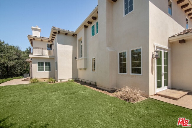 Building Photo - 18326 Columbus Cir