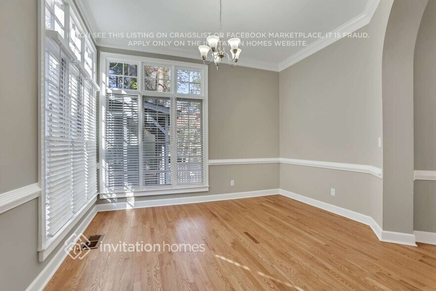 Building Photo - 560 Laurel Wood Ct
