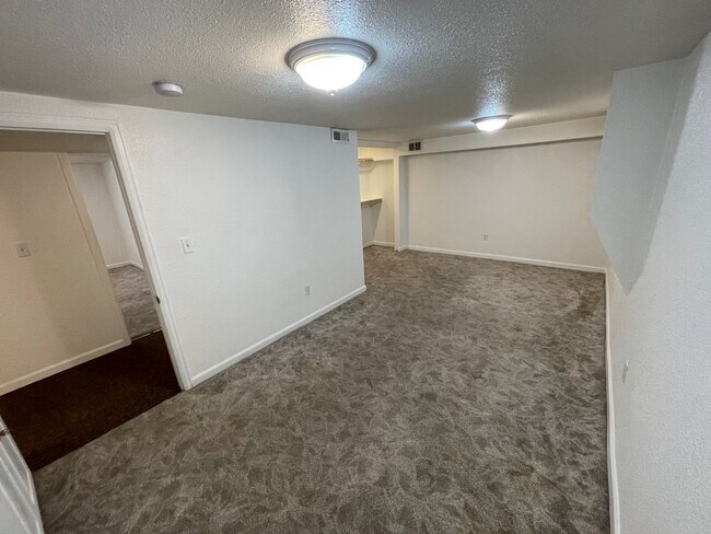 Building Photo - Available July 31st