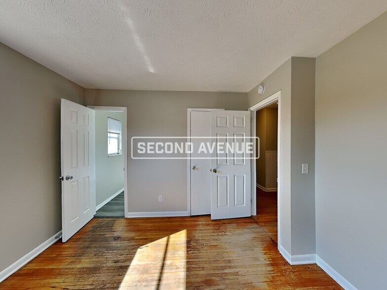 Building Photo - 5943 Jaguar Dr W