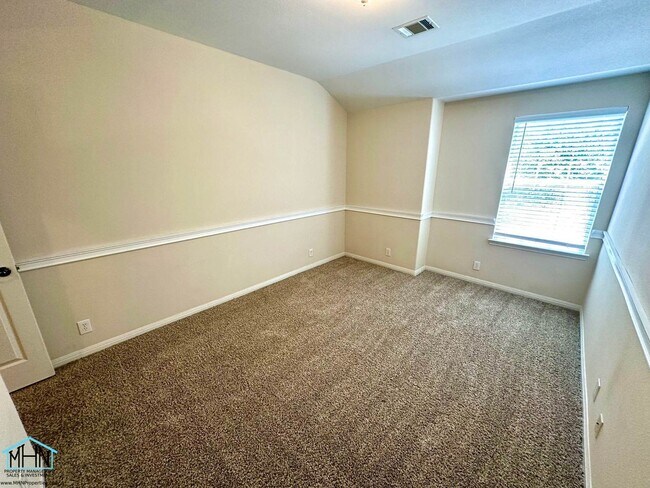 Building Photo - BEAUTIFUL 4 bed/2.5 bath near Stone Oak, j...