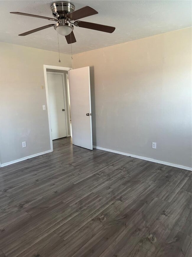 Building Photo - 1137 NW 104th St