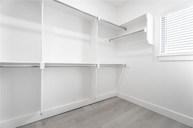 Building Photo - 2675 SW Livingston Square