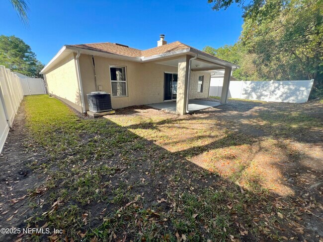 Building Photo - 2669 Lantana Lakes Dr E