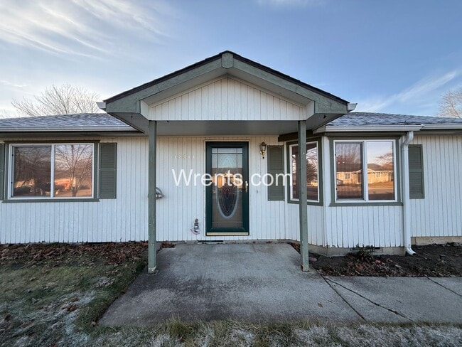 Building Photo - Welcome to this charming 2 bed, 2 bath rancher in Airway Heights!