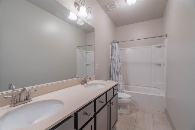 Building Photo - 2121 Spring Sound Ln