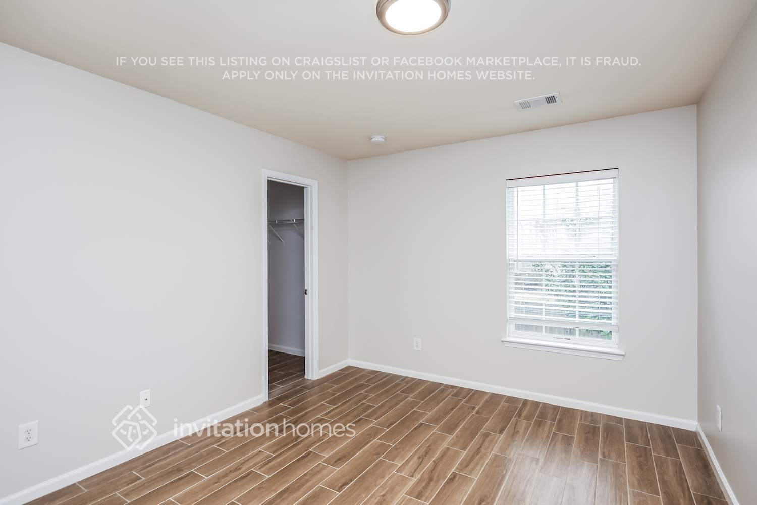 Building Photo - 2820 Englewood Dr