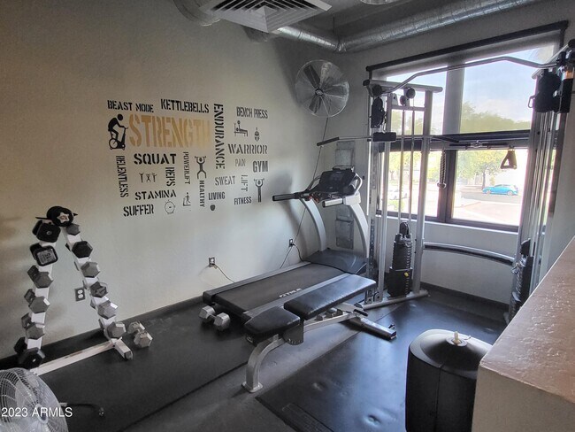 Building Photo - 914 E Osborn Rd