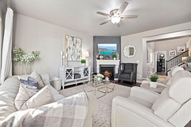 Building Photo - 580 Boxwood Dr