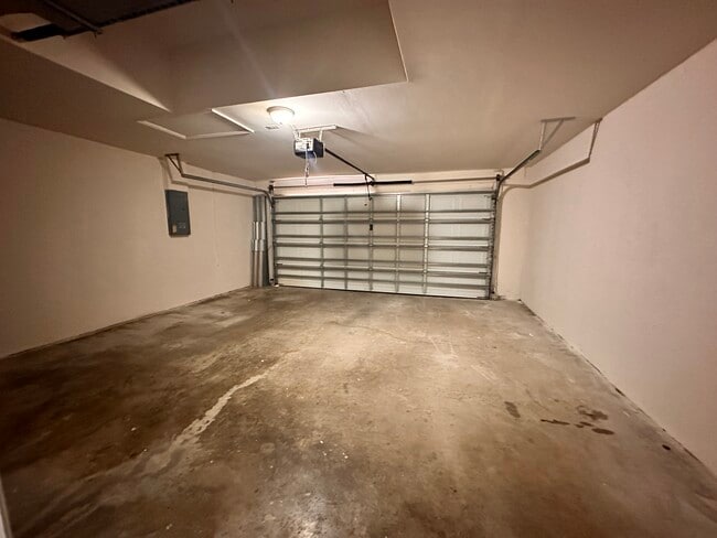 Building Photo - 314 NW 7th Pl