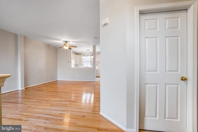 Building Photo - 13008 Shamrock Glen Dr