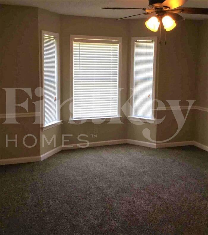 Building Photo - 2000 Littlemore Dr