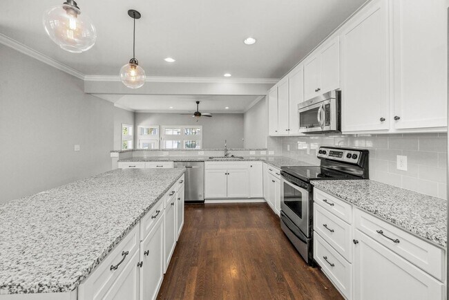 Building Photo - 505A Moore Ave