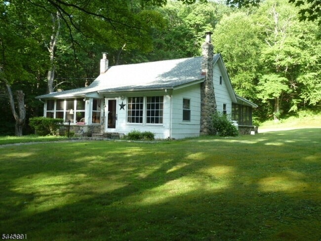 Building Photo - 860 Burnt Meadow Rd