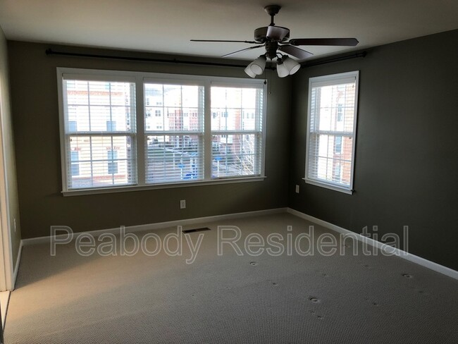 Building Photo - 42782 Hay Rd