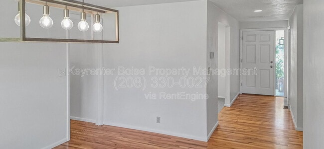 Building Photo - 254 W Fall Dr