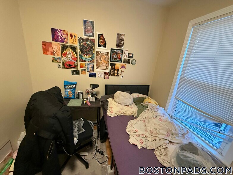 Building Photo - 6 Bickford Ave