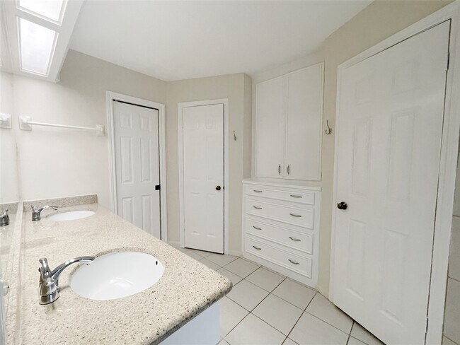 Building Photo - 6518 Tico Dr