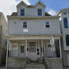 Building Photo - 272 W Runyon St