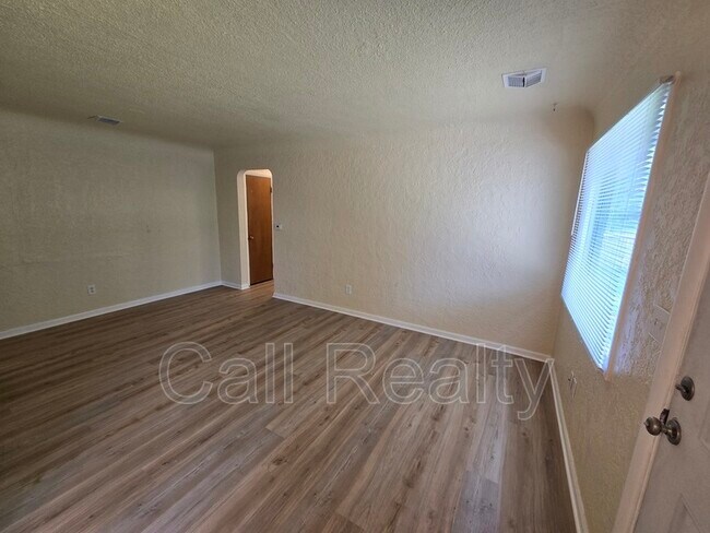 Building Photo - 7610 E S Riverway Ave