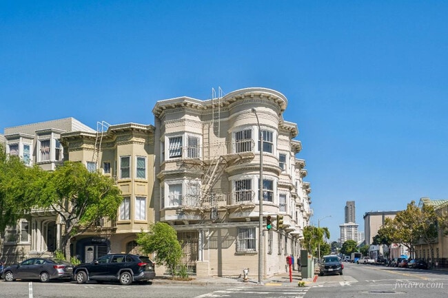Building Photo - 1704 Steiner St