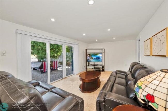 Building Photo - 1771 NE 35th St