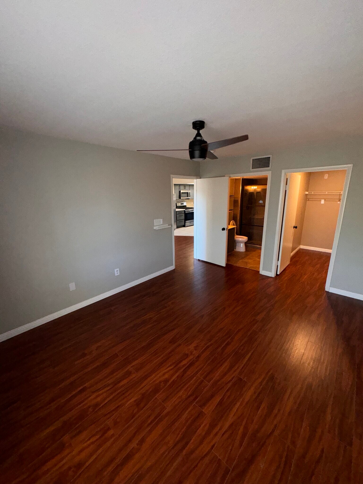 Building Photo - 1901 Desert Falls Ct