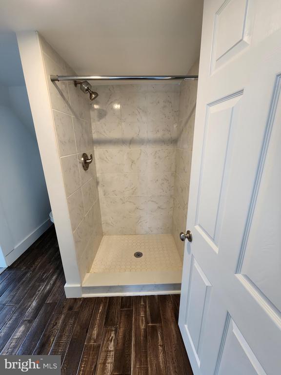 Building Photo - 1908 Darby Rd