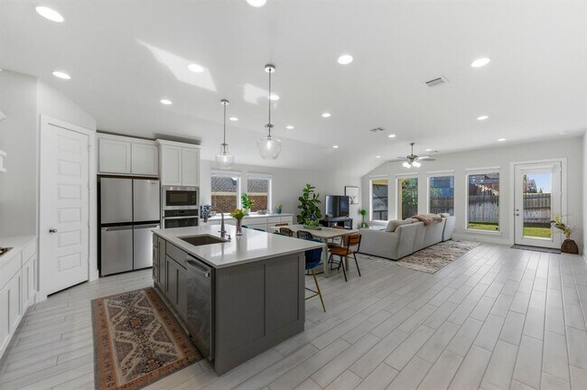 Building Photo - 111 Carolina Jasmine Dr