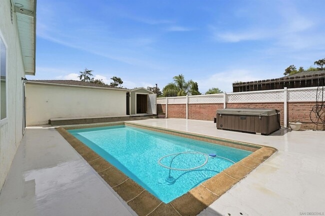 Building Photo - 6122 Nagel St